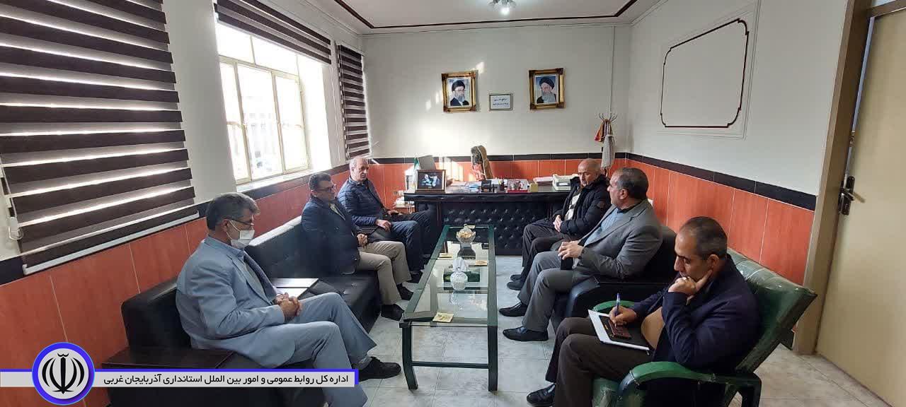 حضور کارشناسان دفتر فنی و برنامه ریزی بودجه و تحول اداری استانداری در شهرستان باروق
