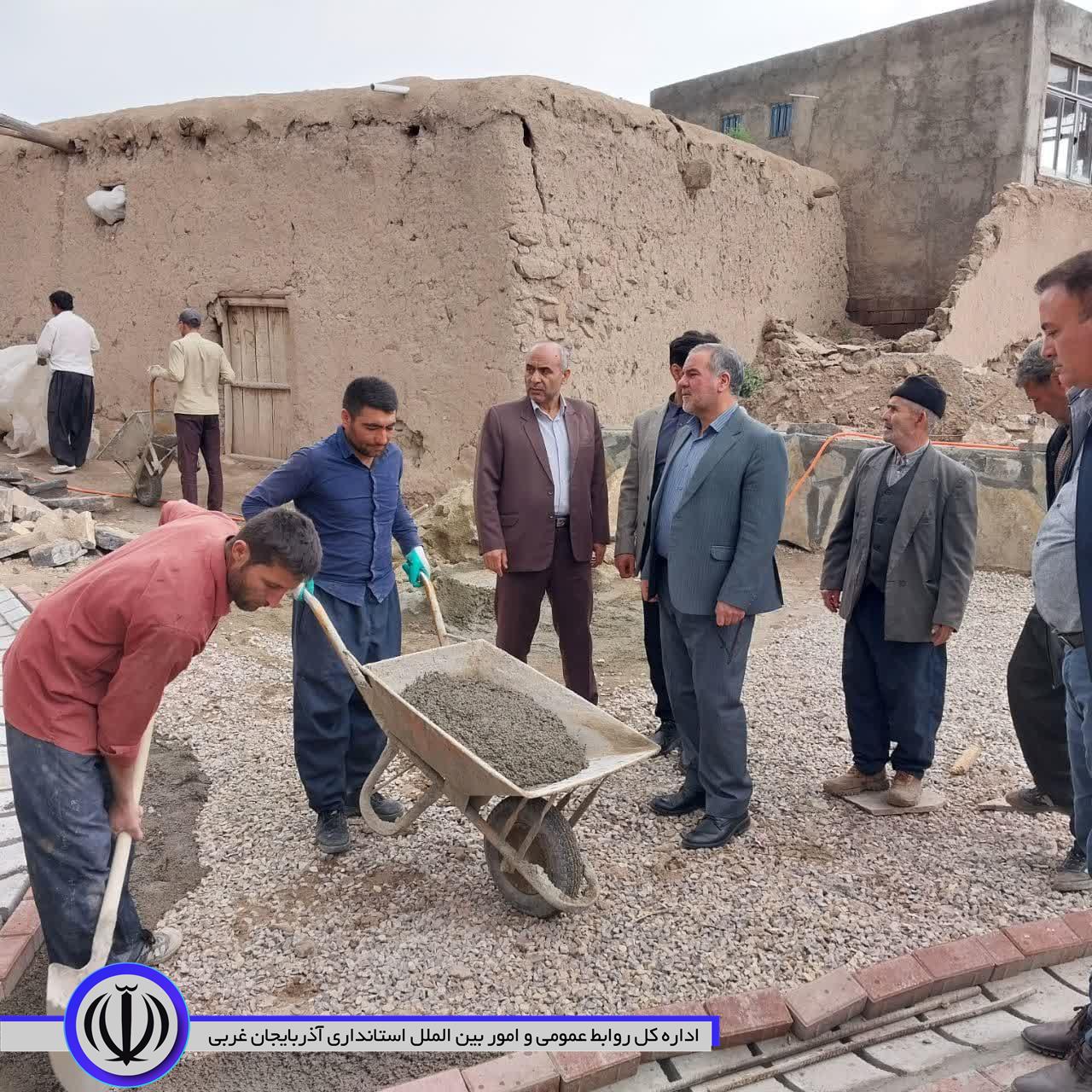 بازدید فرماندار شهرستان باروق از اجرای طرح هادی روستای علی بلاغی