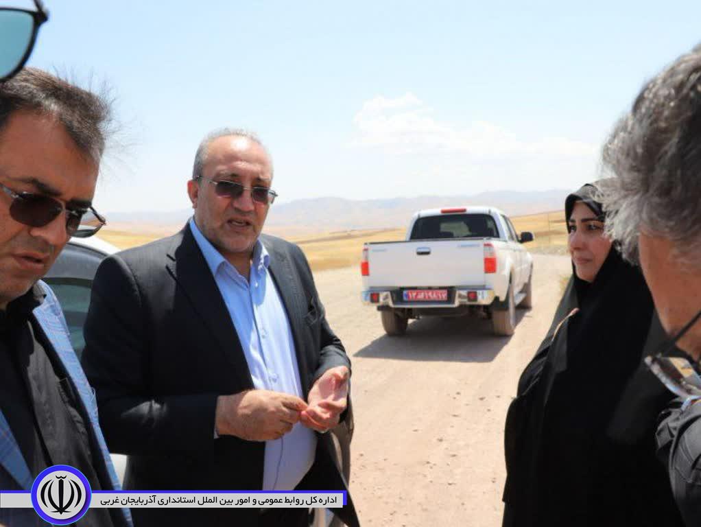 بازدید فرماندار باروق و مدیرکل راهداری آذربایجانغربی از راههای روستایی شهرستان