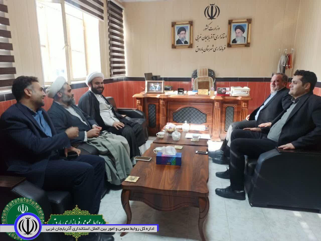 دیدار وگفتگو حسینی فرماندار شهرستان باروق