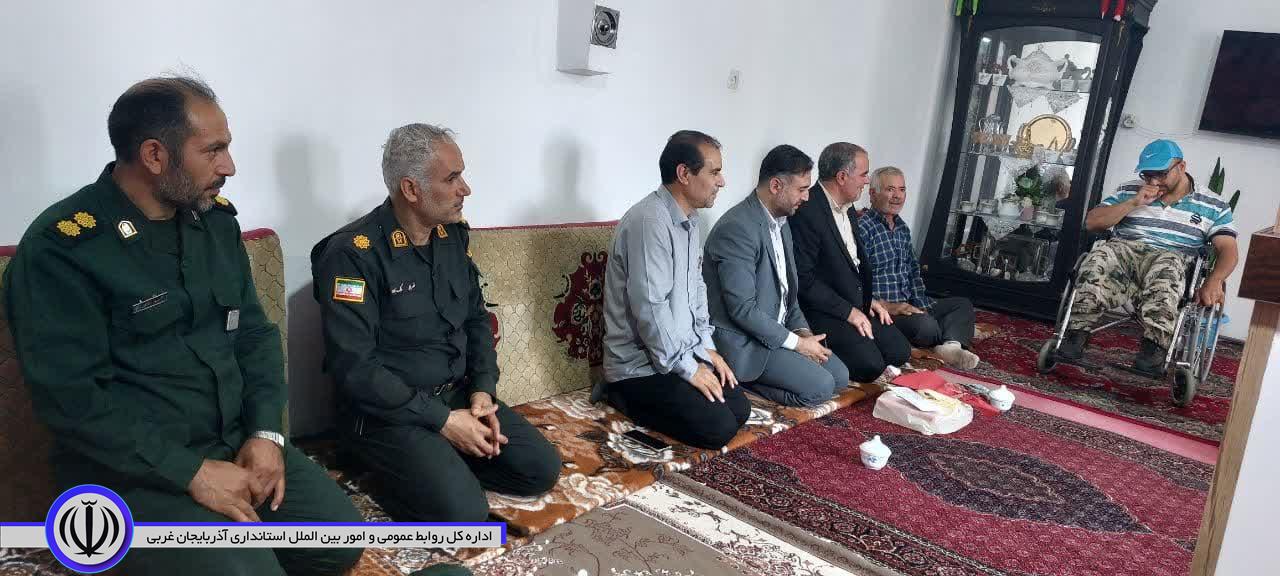 تقدیر از قهرمان و مدال آور مسابقات پرتاب وزنه و نیزه کشوری جانبازان و معلولین