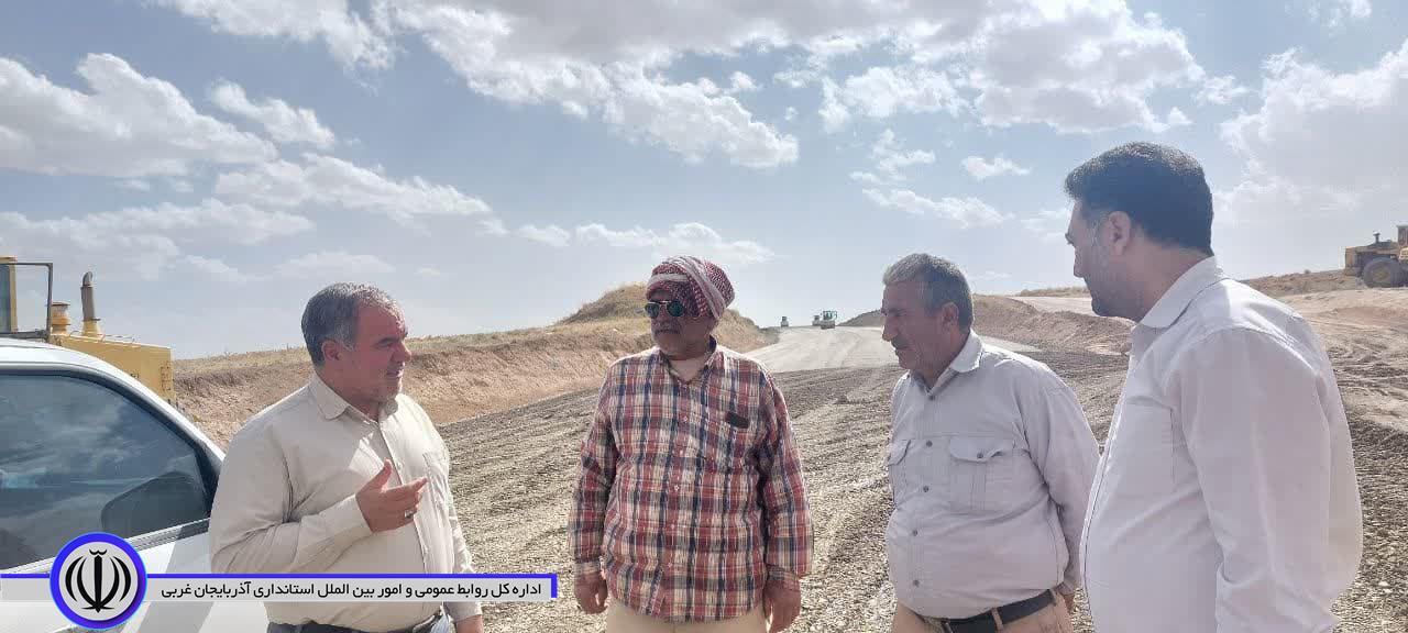 بازدید فرماندار شهرستان باروق از روند اجرای جاده سرچم