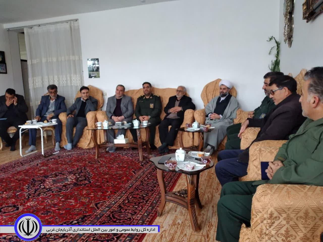 بمناسبت آغاز دهه فجر و چهل و چهارمین سالروز پیروزی شکوهمند انقلاب اسلامی