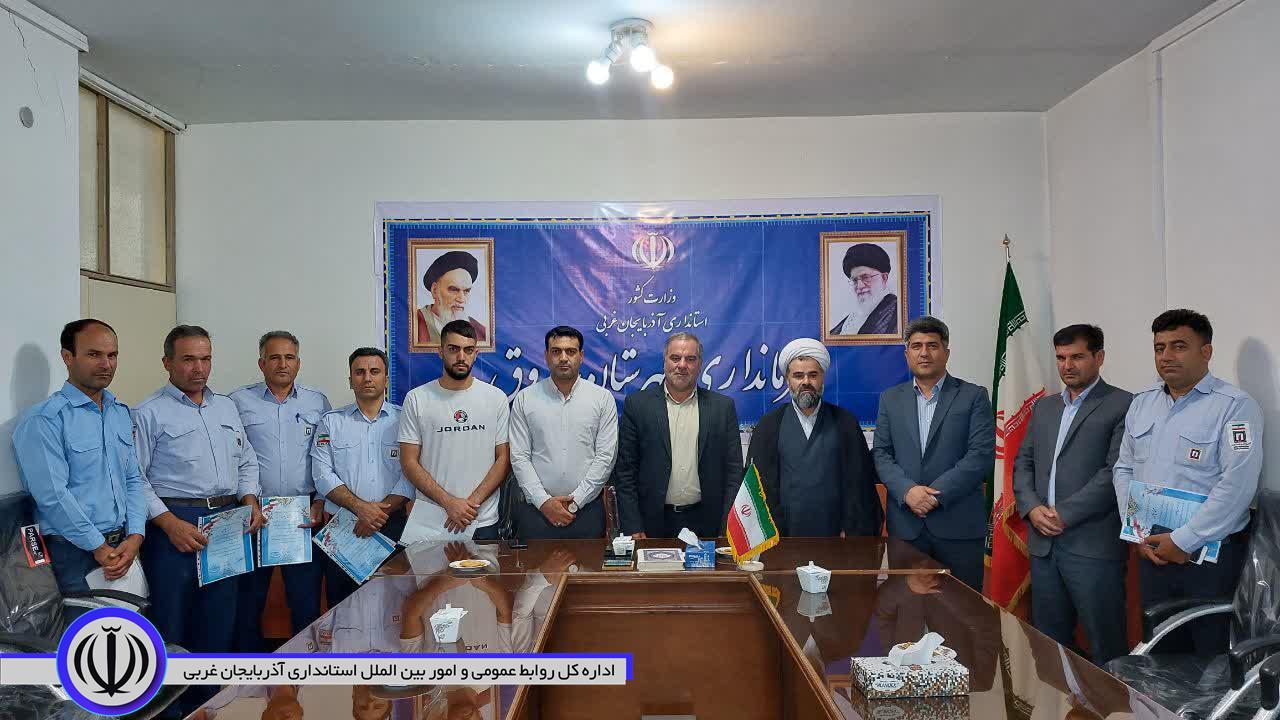 تجلیل از آتش نشانان