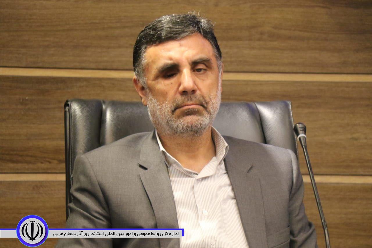 حجاب زمینه را برای حضور زنان در جامعه فراهم می سازد