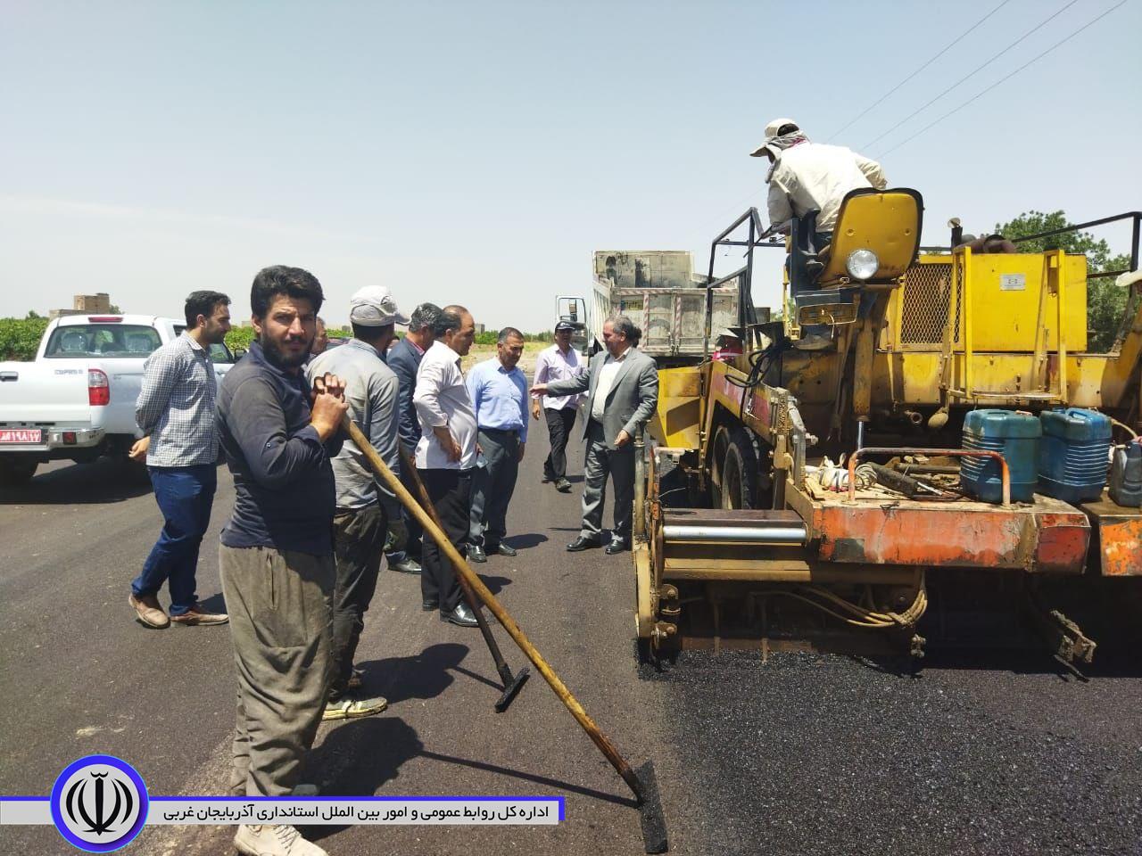 بازدید فرماندار از روند اجرای آسفالت بلوار شهید سلیمانی