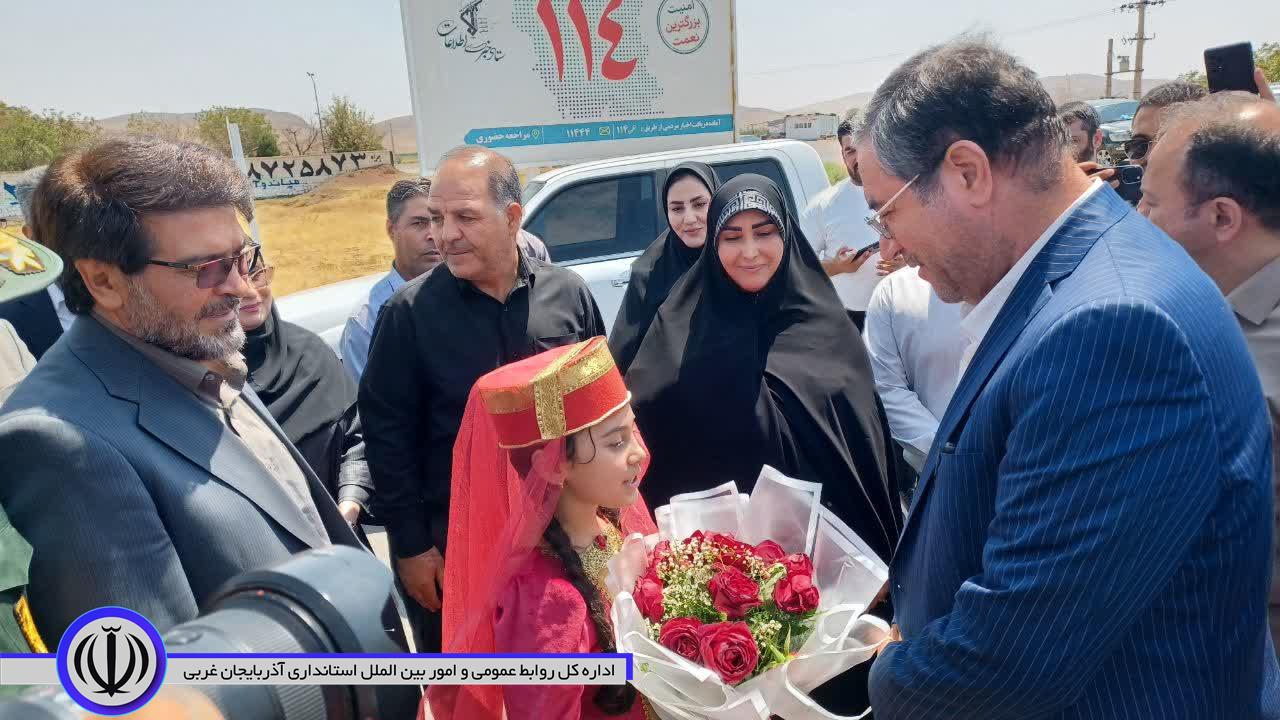 استاندار آذربایجانغربی وارد شهرستان باروق شد