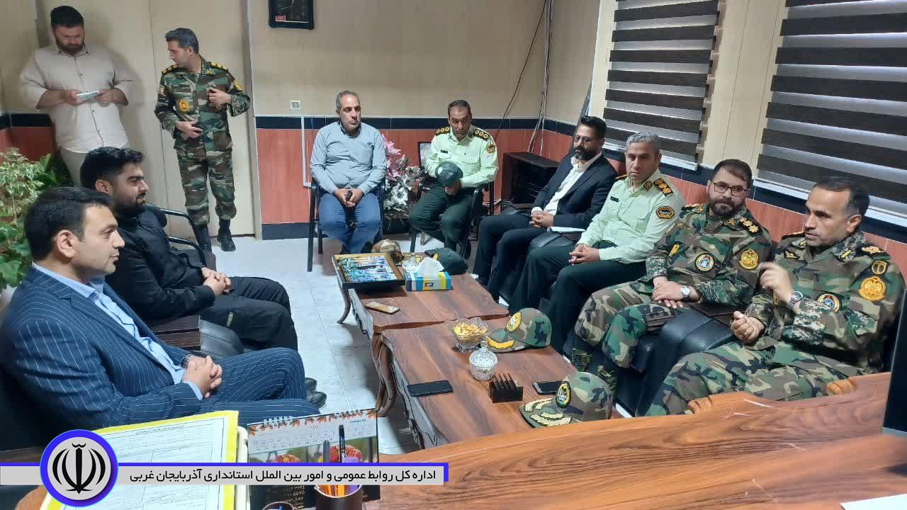 دیدار فرماندهان ارتش با بخشدار مرکزی باروق و تبریک انتصاب وی به این سمت