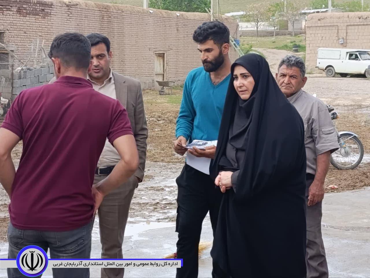 بازدید فرماندار شهرستان باروق به همراه بخشدار مرکزی از روستای حمید به دنبال وقوع سیل،
