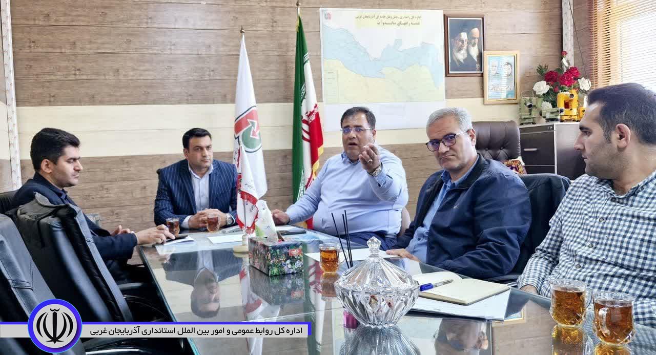 جلسه بررسی مشکل روستای شورجه حمیدیه و آزاد سازی حریم جاده های شهرستان باروق