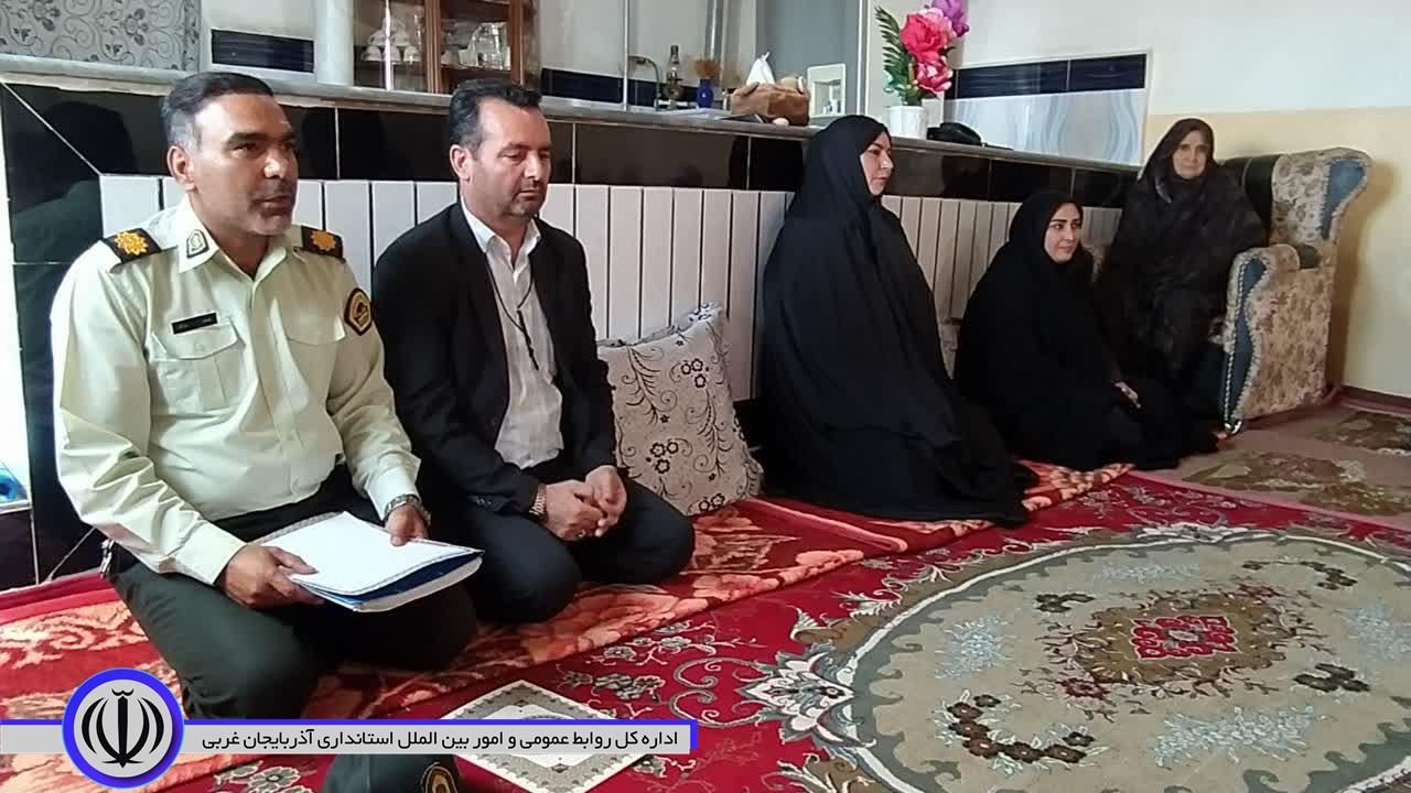 دیدار فرماندار و مسئولان شهرستان باروق باخانواده معظم شهدای فراجا