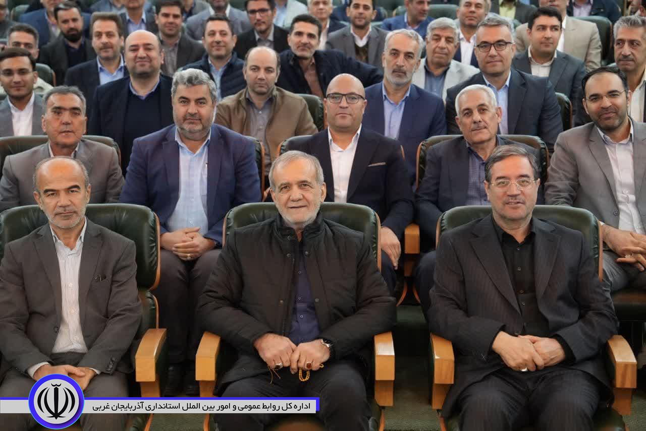 دیدار صمیمی رئیس‌جمهور