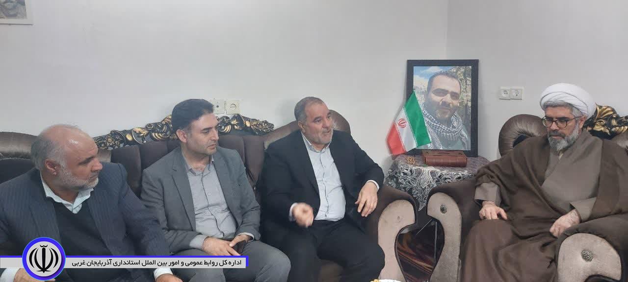 با حضور حجتالاسلام والمسلمین میرزایی مدیر کل بنیاد شهید وامور ایثارگران استان،