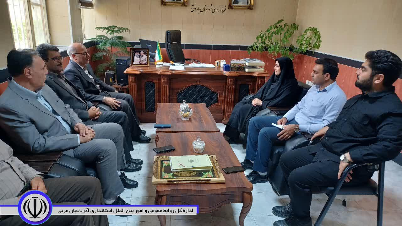 دیدار مدیرکل کمیته امداد امام خمینی(ره) آذربایجانغربی با فرماندار باروق