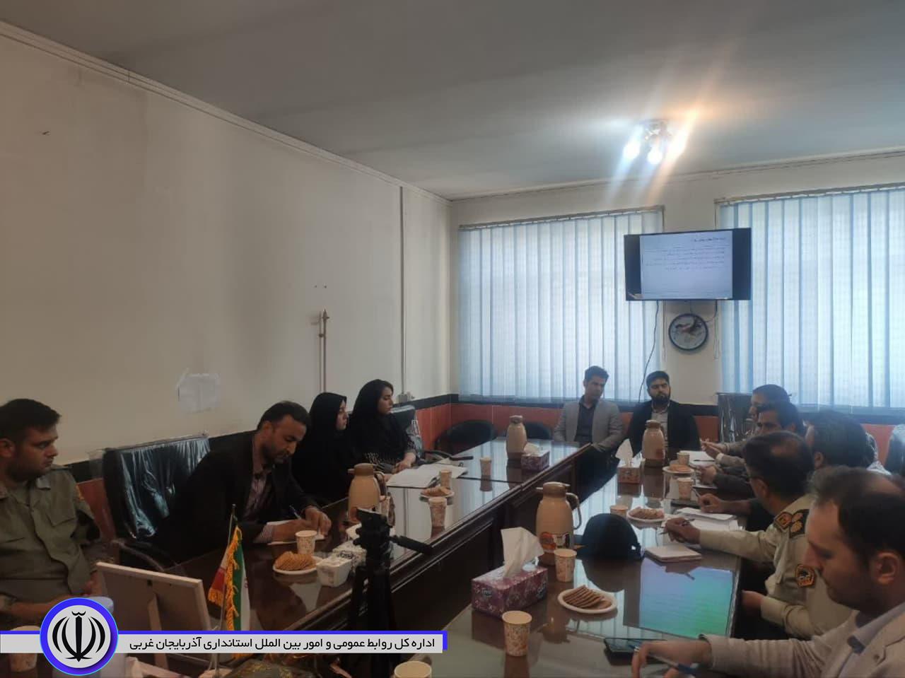 جلسه بررسی و اقدامات بهداشتی در خصوص بیماری التور و پیشگیری از بیماریهای انتقالی
