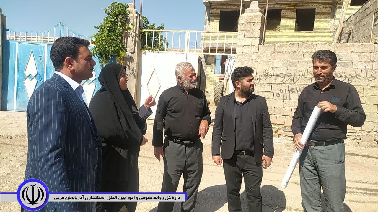 بازدید فرماندار باروق از اجرای پروژه عمرانی در روستای قطار از توابع بخش مرکزی