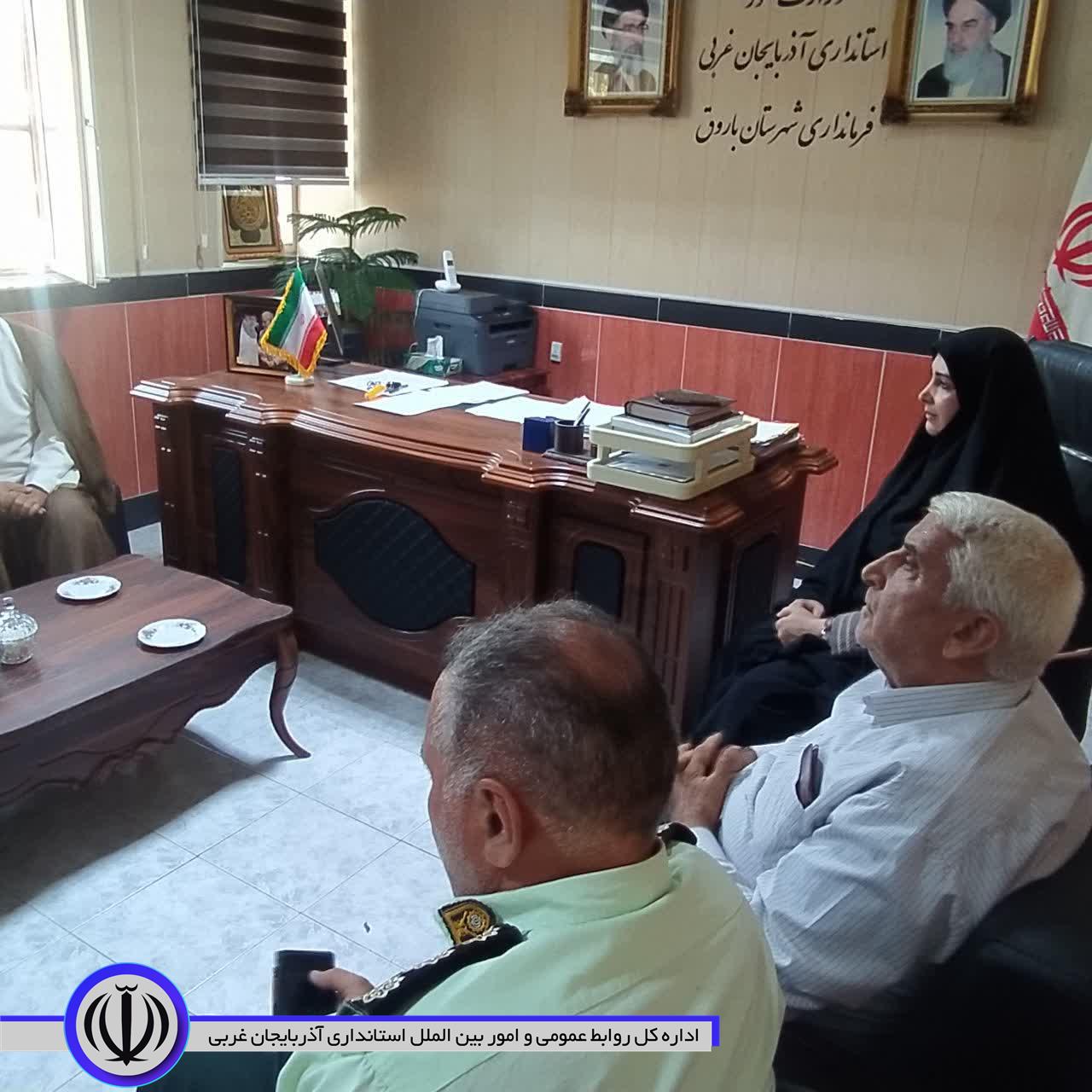 دیدار امام جمعه و اعضای شورای تأمین با فرماندار باروق به مناسبت هفته دولت